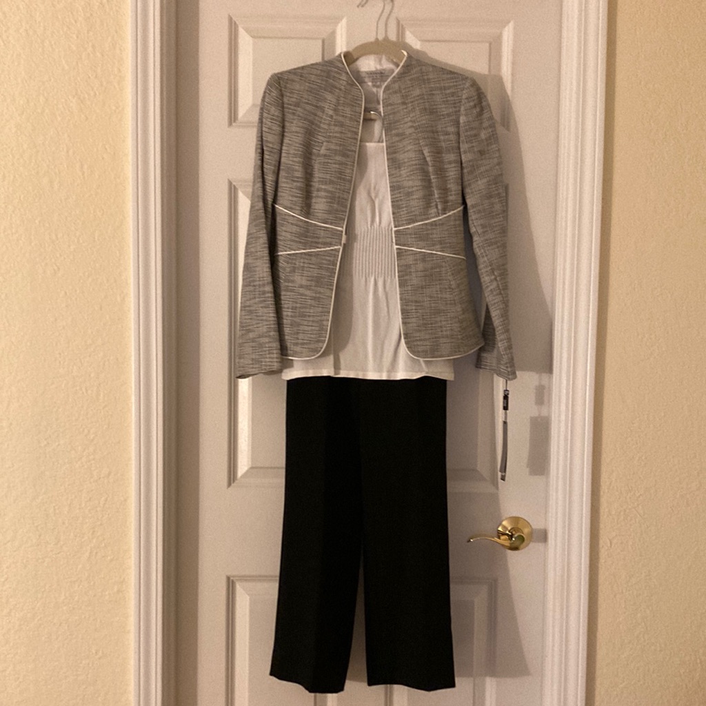 Tahari 3pcs Pantsuit 0p. Grey/White/Black. Nwt